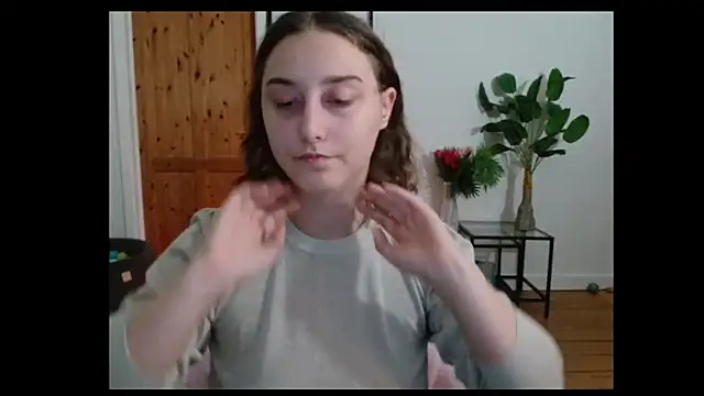 NaughtyRapunzel7 online show from December 18, 2024, 12:18 pm