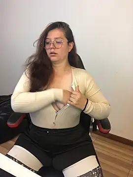 kayortiiz online show from March 28, 2026, 12:32 am