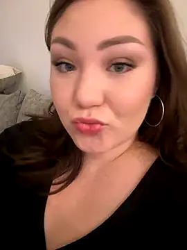 RosieDixx online show from November 9, 2025, 6:12 am