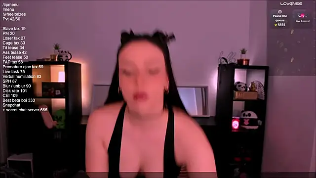 Snapshot of SofiRusselle chatting on September 22, 2025, 5:48 pm SofiRusselle online show from September 22, 2025, 5:48 pm