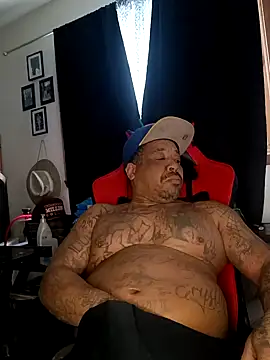 Snapshot of yellowwetfox chatting on February 2, 2025, 4:43 pm yellowwetfox online show from February 2, 2025, 4:43 pm