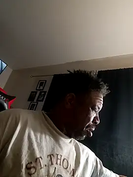 Snapshot of yellowwetfox chatting on February 21, 2025, 2:28 am yellowwetfox online show from February 21, 2025, 2:28 am