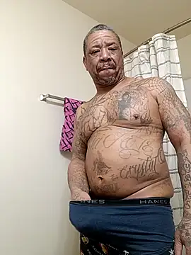 Snapshot of yellowwetfox chatting on February 15, 2026, 4:14 pm yellowwetfox online show from February 15, 2026, 4:14 pm