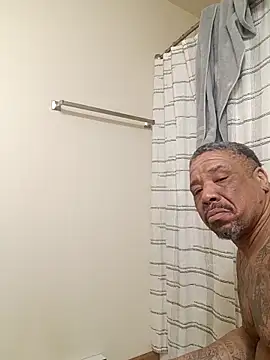 Snapshot of yellowwetfox chatting on March 28, 2026, 6:02 am yellowwetfox online show from March 28, 2026, 6:02 am