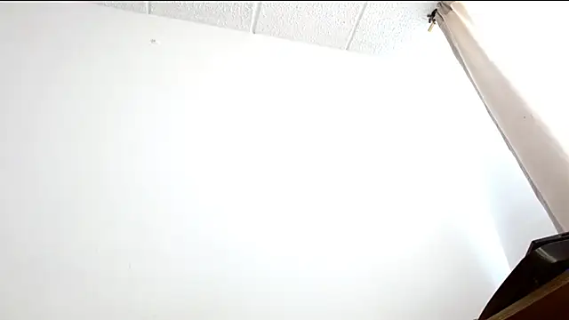 Snapshot of Juls_winter_ chatting on July 17, 2026, 6:46 pm Juls winter online show from July 17, 2026, 6:46 pm
