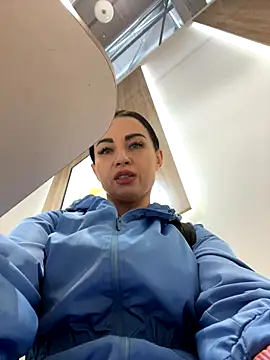 Snapshot of CrazzyChicks chatting on September 13, 2025, 5:51 am CrazzyChicks online show from September 13, 2025, 5:51 am