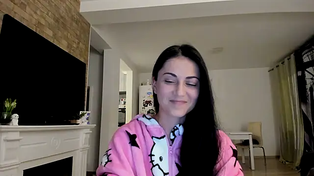 Snapshot of OliviaSirena chatting on May 17, 2026, 10:17 pm OliviaSirena online show from May 17, 2026, 10:17 pm
