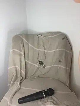 bonbonitaa online show from October 19, 2025, 8:31 pm