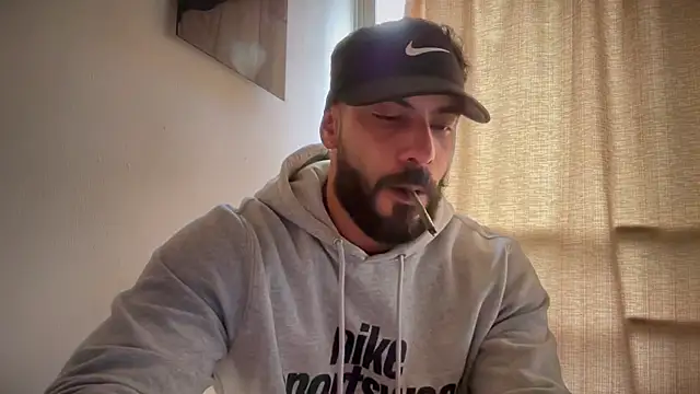 romeolovedark online show from March 29, 2026, 8:53 pm