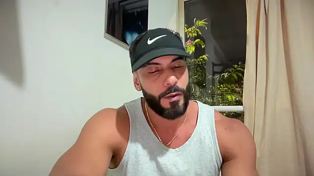 romeolovedark online show from April 12, 2026, 4:06 am