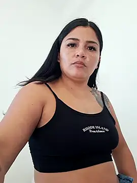 Snapshot of laura_dirtyhot chatting on December 26, 2024, 11:21 am laura dirtyhot online show from December 26, 2024, 11:21 am