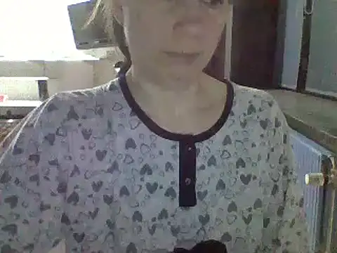 Snapshot of Moi_Lina chatting on December 12, 2024, 8:21 pm Moi Lina online show from December 12, 2024, 8:21 pm