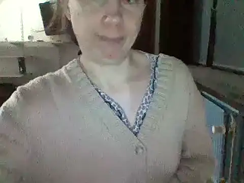 Snapshot of Moi_Lina chatting on January 1, 2025, 5:44 pm Moi Lina online show from January 1, 2025, 5:44 pm