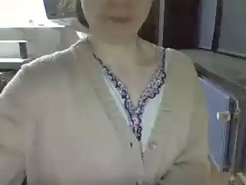 Snapshot of Moi_Lina chatting on January 3, 2025, 11:55 pm Moi Lina online show from January 3, 2025, 11:55 pm