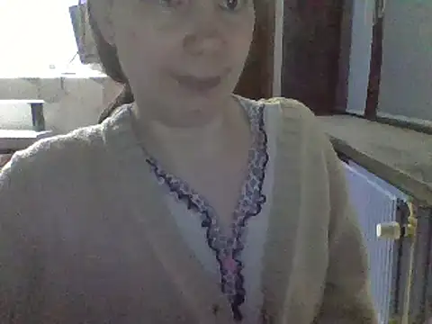 Snapshot of Moi_Lina chatting on January 27, 2025, 1:05 am Moi Lina online show from January 27, 2025, 1:05 am