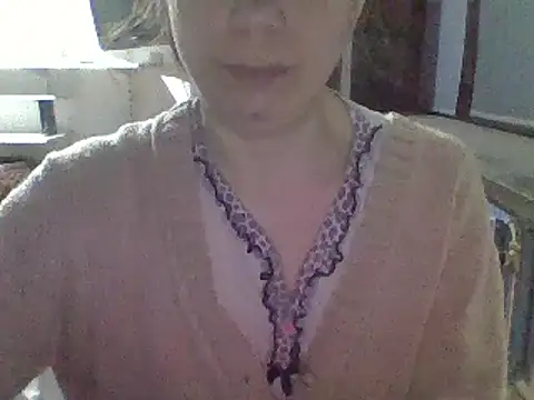 Snapshot of Moi_Lina chatting on January 27, 2025, 9:44 pm Moi Lina online show from January 27, 2025, 9:44 pm