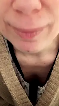 Snapshot of Moi_Lina chatting on February 4, 2025, 2:32 pm Moi Lina online show from February 4, 2025, 2:32 pm