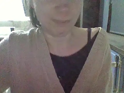 Snapshot of Moi_Lina chatting on February 17, 2025, 11:53 pm Moi Lina online show from February 17, 2025, 11:53 pm