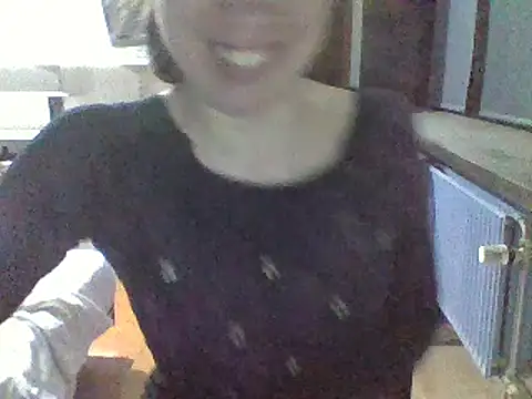 Snapshot of Moi_Lina chatting on March 7, 2025, 9:59 pm Moi Lina online show from March 7, 2025, 9:59 pm