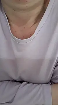 Snapshot of Moi_Lina chatting on March 20, 2025, 12:30 am Moi Lina online show from March 20, 2025, 12:30 am