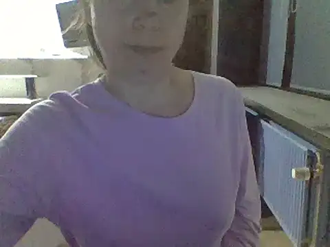 Snapshot of Moi_Lina chatting on March 21, 2025, 1:02 am Moi Lina online show from March 21, 2025, 1:02 am