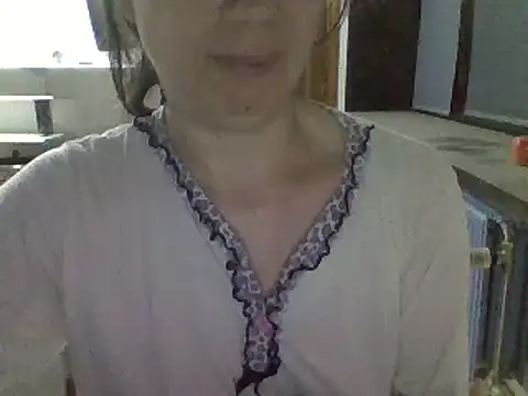 Snapshot of Moi_Lina chatting on September 8, 2025, 9:25 pm Moi Lina online show from September 8, 2025, 9:25 pm