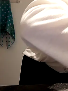 Snapshot of Moi_Lina chatting on September 10, 2025, 12:05 pm Moi Lina online show from September 10, 2025, 12:05 pm