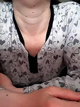 Snapshot of Moi_Lina chatting on October 10, 2025, 11:42 am Moi Lina online show from October 10, 2025, 11:42 am