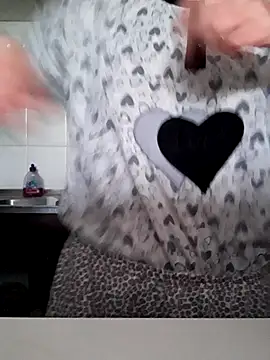 Snapshot of Moi_Lina chatting on October 15, 2025, 11:10 am Moi Lina online show from October 15, 2025, 11:10 am