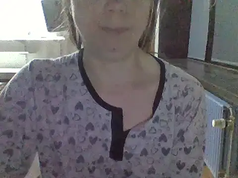 Snapshot of Moi_Lina chatting on October 18, 2025, 8:20 pm Moi Lina online show from October 18, 2025, 8:20 pm