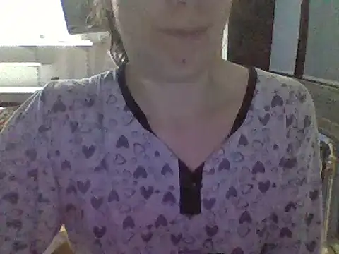 Snapshot of Moi_Lina chatting on October 19, 2025, 11:49 pm Moi Lina online show from October 19, 2025, 11:49 pm