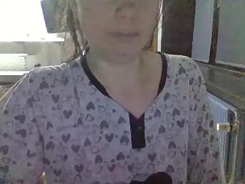 Snapshot of Moi_Lina chatting on October 22, 2025, 10:42 pm Moi Lina online show from October 22, 2025, 10:42 pm