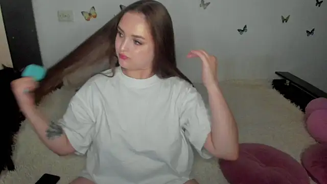 NataliEvans online show from July 14, 2026, 9:42 pm