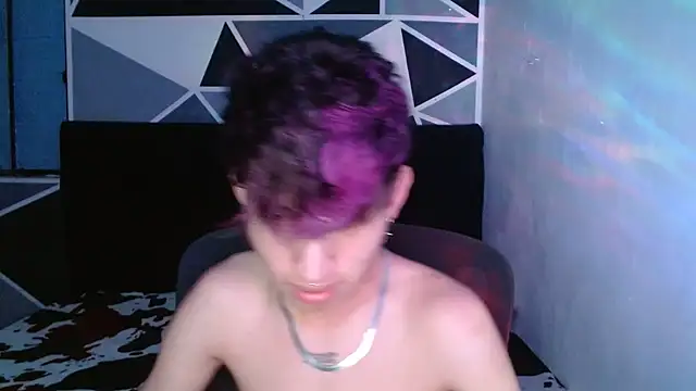 littlextreme online show from December 12, 2024, 1:43 am