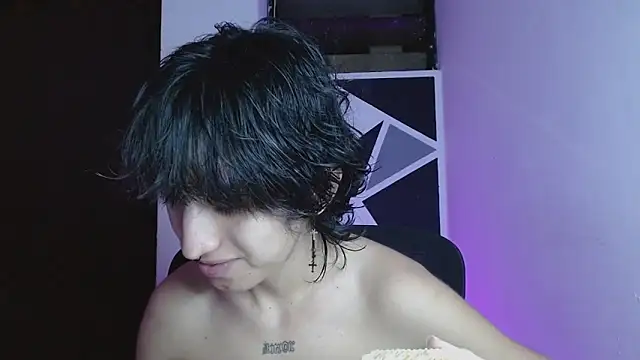 littlextreme online show from April 10, 2026, 3:23 am