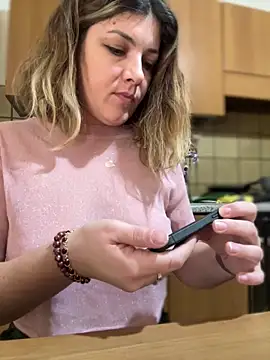 DaisyVibesss online show from January 17, 2025, 9:28 am