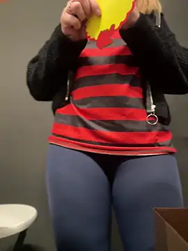 DaisyVibesss online show from March 15, 2025, 1:51 pm