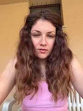 DaisyVibesss online show from April 17, 2026, 12:19 pm