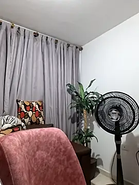 Snapshot of gisela27 chatting on April 23, 2026, 3:52 am gisela27 online show from April 23, 2026, 3:52 am