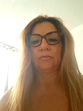Snapshot of gisela27 chatting on April 26, 2026, 10:07 pm gisela27 online show from April 26, 2026, 10:07 pm