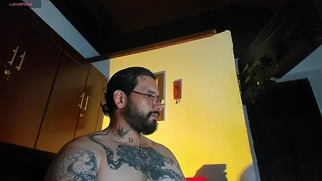 CamiloGray  online show from March 6, 2026, 2:46 pm