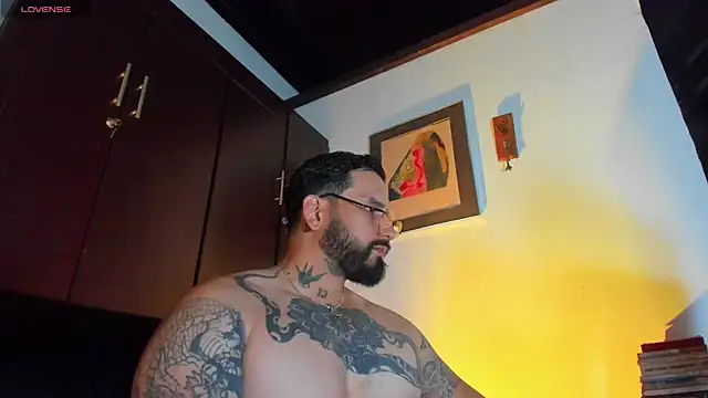 CamiloGray  online show from May 11, 2026, 1:39 pm