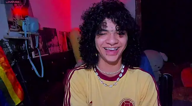 Snapshot of sweetvond_ chatting on February 11, 2025, 3:50 am sweetvond  online show from February 11, 2025, 3:50 am