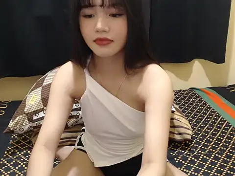 Snapshot of x_brittany_x chatting on December 1, 2025, 3:06 pm x brittany x online show from December 1, 2025, 3:06 pm