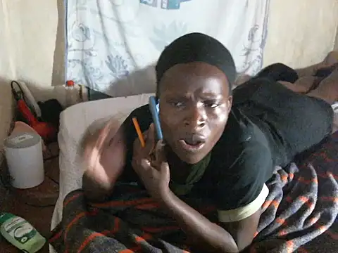 Snapshot of cute-shamza chatting on December 15, 2025, 4:50 am cute-shamza online show from December 15, 2025, 4:50 am