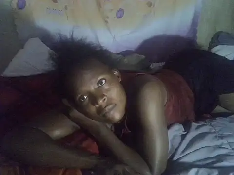cute-shamza online show from May 18, 2026, 4:07 am