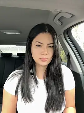 clairewntr online show from December 10, 2024, 11:54 am