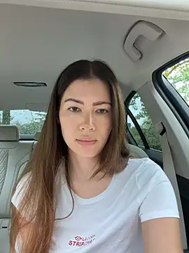 clairewntr online show from May 18, 2026, 2:01 pm
