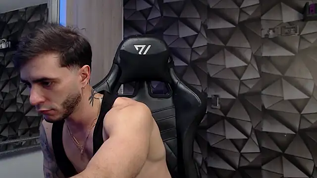 Latino stud4u online show from November 6, 2025, 11:15 pm