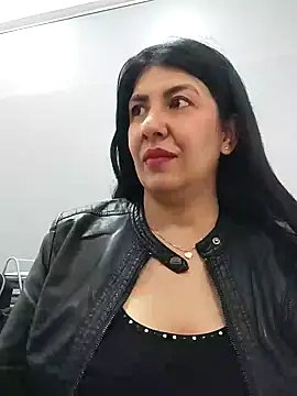 aisha latina online show from January 23, 2025, 2:50 pm